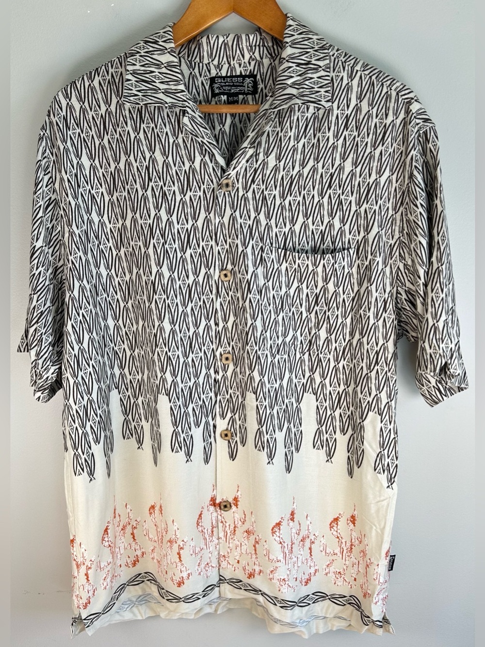 VTG Guess USA Island Soul Men’s Button Down Shirt M Tropical Rayon Flames RARE
